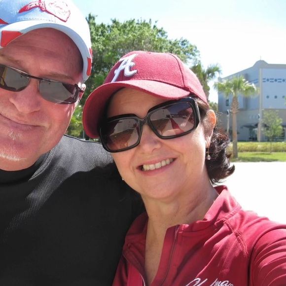 Meet your Posher, Karen - Picture 2 of 15